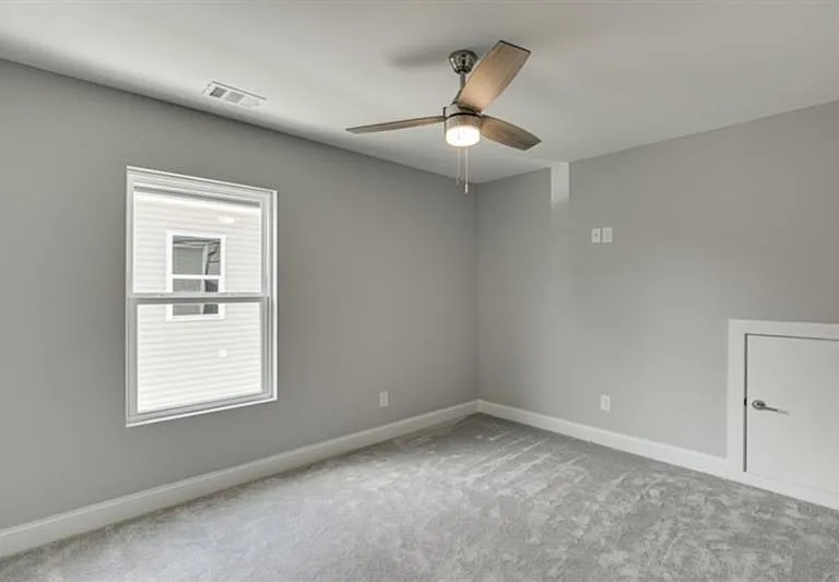 1641 E Broad St — Photo 25
