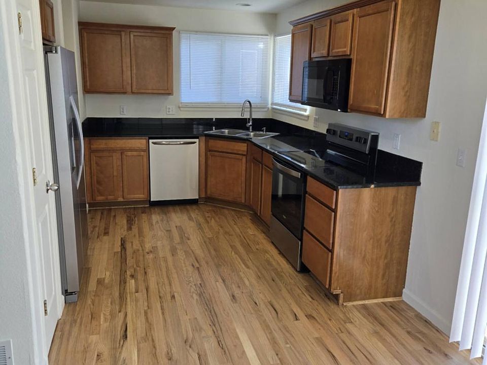 Brand new refrigerator,stove and dishwasher. Refurbished hardwood floors