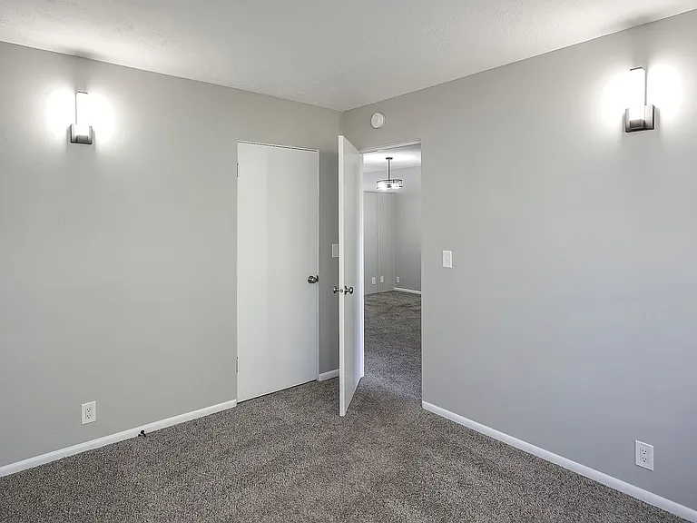 4815 S 131st St #15 — Photo 21