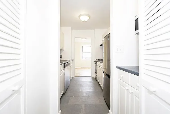 Rented by Buchbinder & Warren | media 7