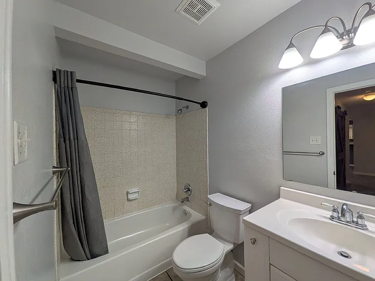 2128 Beacham Dr — Photo 16