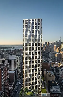 Rented by VESNA REALTY | media 38