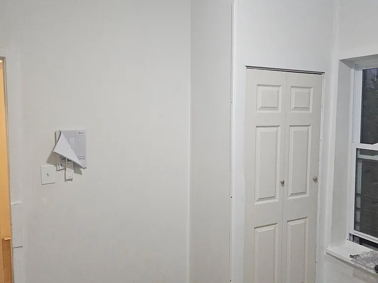 916 Bryant Ave — Photo 15