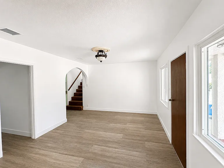 5710 Stratford Rd — Photo 7