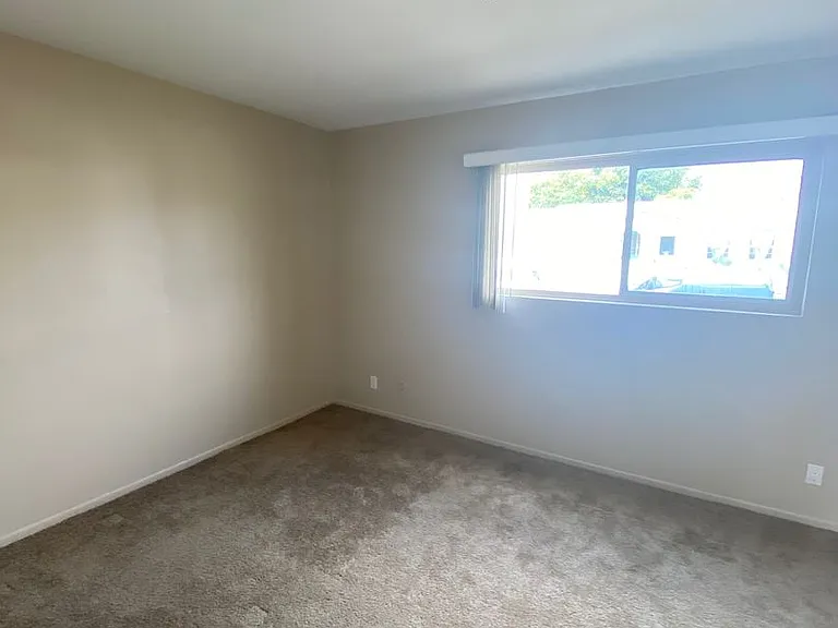 245 S Pacific Ave — Photo 5