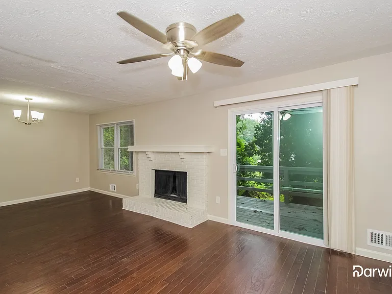 2069 Donnas Cove Dr SE — Photo 6