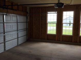 8275 High Hill Rd, Machesney Park, IL 61115