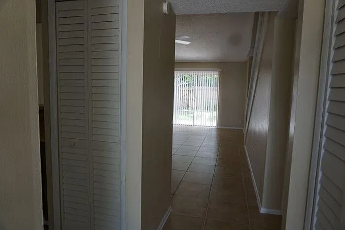 3 bed, 2.0 bath, 1328 sqft, $2,180 — Photo 3