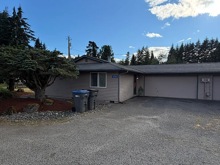 4028 NW Atlantis Ln #A — Photo 2