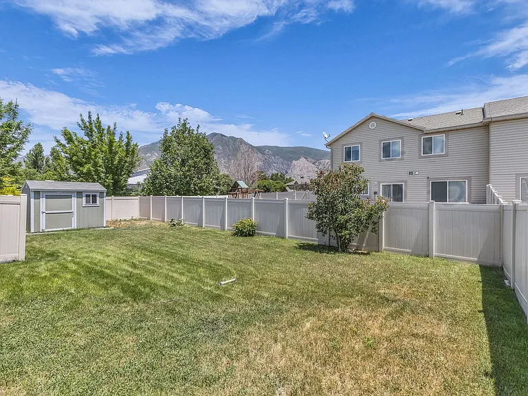 109 S 1125 W — Photo 23