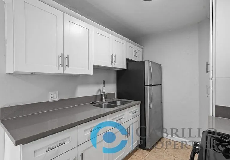 4158 1/2 32nd St — Photo 13