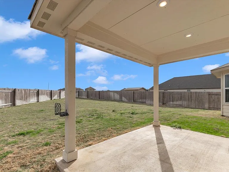 405 Grasslands Trl — Photo 35