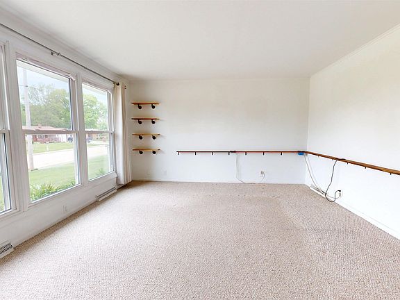 5th image of 151 Park Plaza Dr