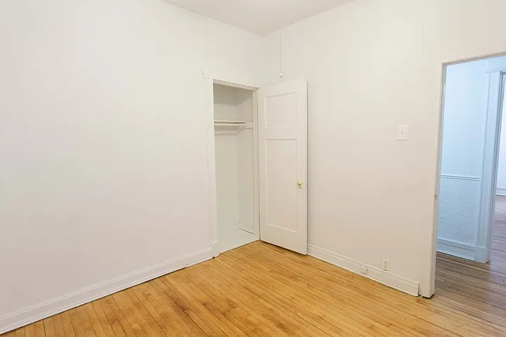 5487-5491 S. Hyde Park Boulevard — Photo 11