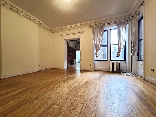 Rented by Lang Realty LLC | media 7