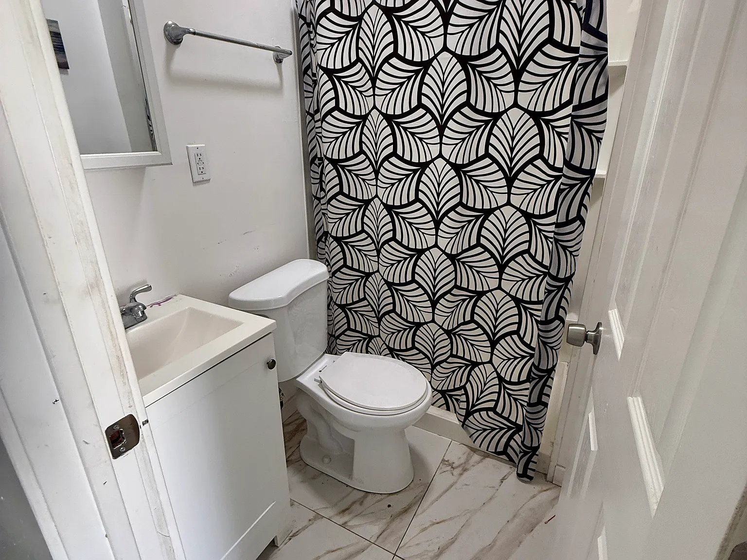 4 bed, $3,300 — Photo 3