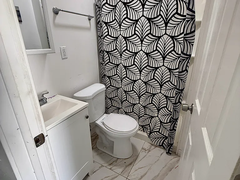 680 State St #2 — Photo 3