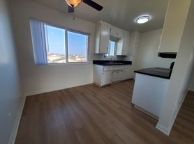 Mosaic, 2 bed 1 bath