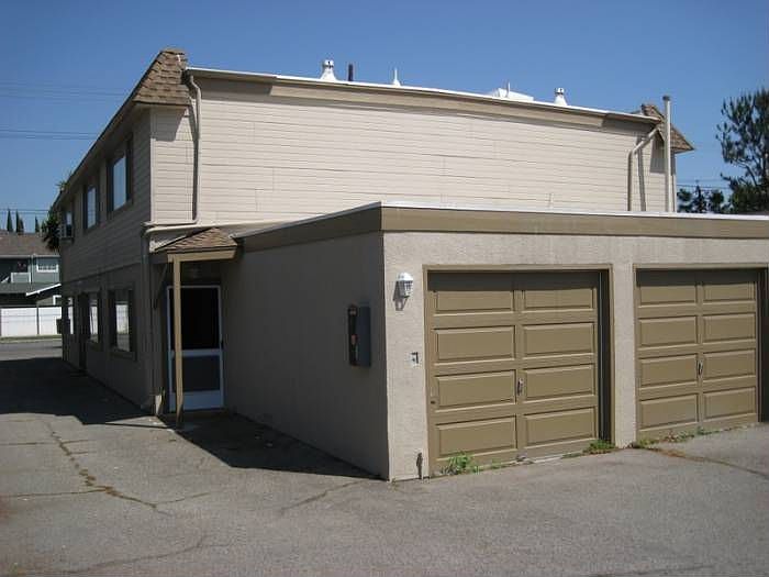 6 Unit Building