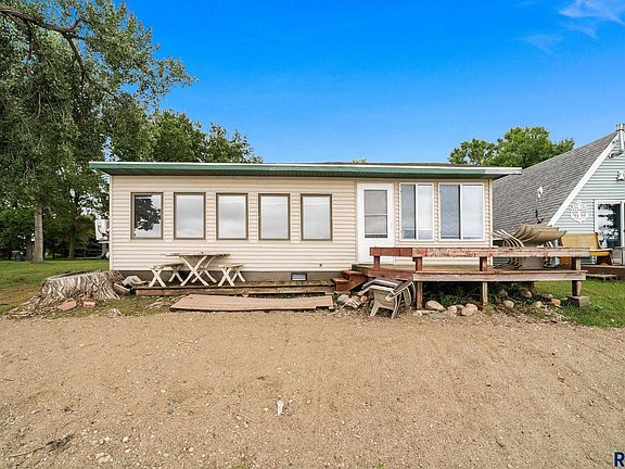 3rd image of 6417 Hares Point Rd