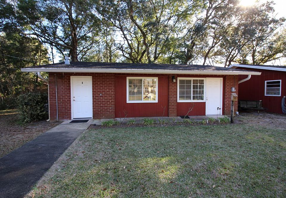 1st image of 200-B Bailey Dr