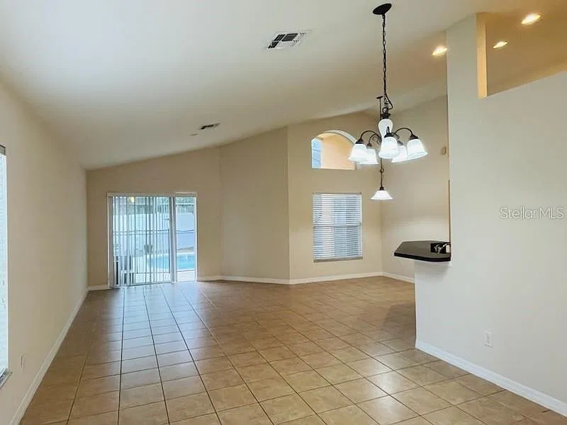4 bed, 3.0 bath, 1582 sqft, $2,500 — Photo 3