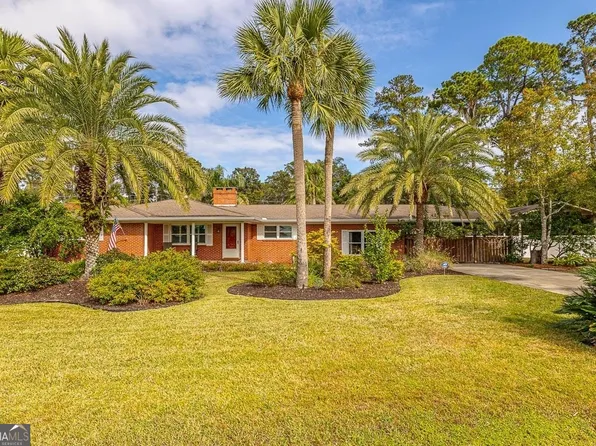 394 W Shore Dr, Brunswick, GA 31520