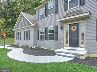 400 Lee Ct, York, PA 17406