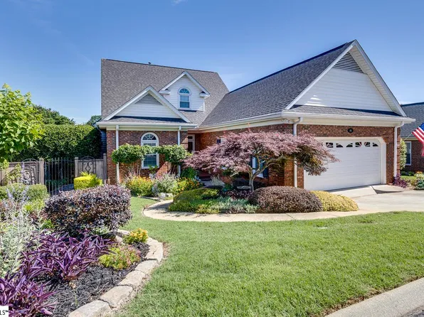203 Greenview Cir, Greenville, SC 29609
