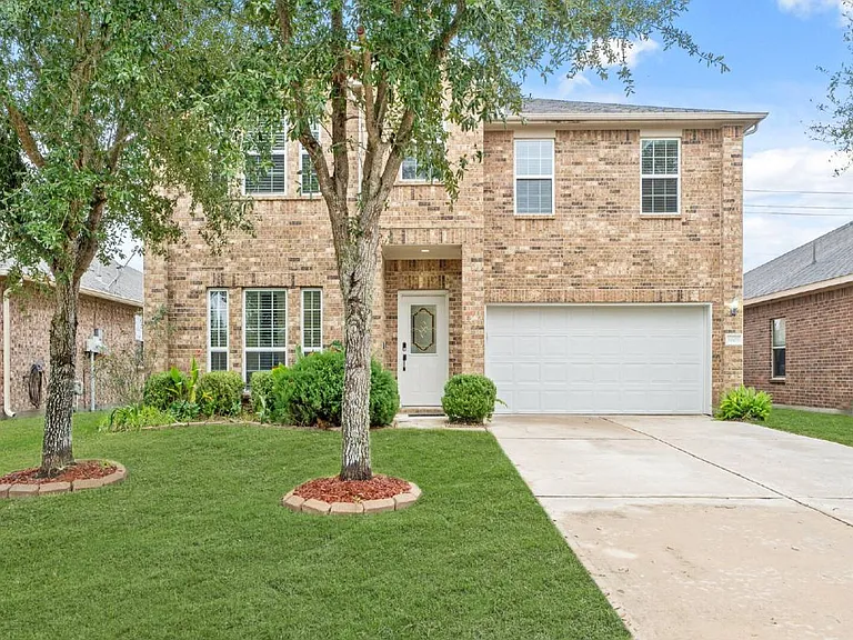 6605 Fallen Breeze Ln — Photo 2