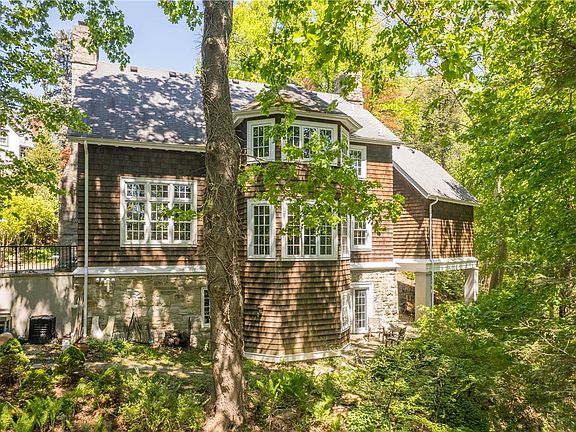 4th image of 739 Chestnut Rd