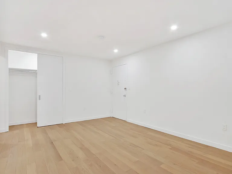 227 E 59th St #5C — Photo 5
