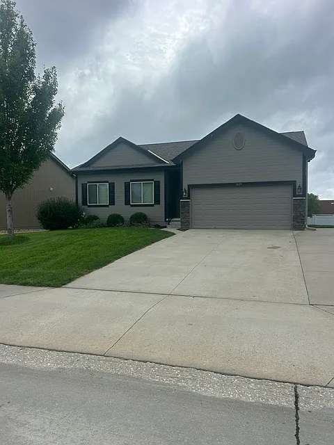 3 bed, 1449 sqft, $2,600 — Photo 1