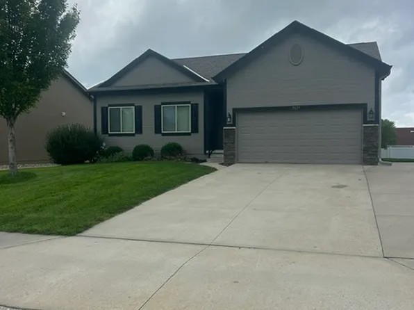 8624 S 69th St, Papillion, NE 68133
