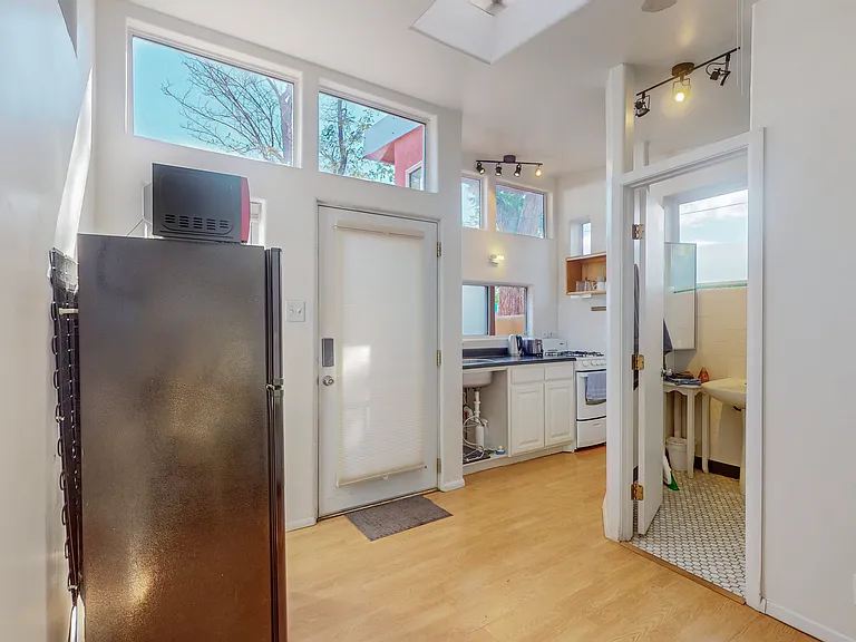 601 Noble Pl NE #2 — Photo 11