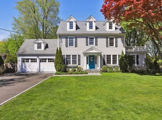 33 Ridge Rd, Danbury, CT 06810