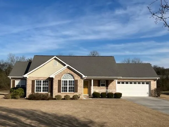 126 Brookstone Dr SW, Calhoun, GA 30701
