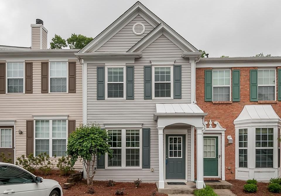 1st image of 218 Buckland Dr #218