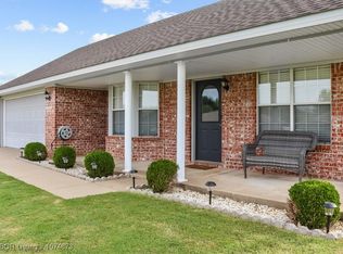 104 Heather Ln, Pocola, OK 74902
