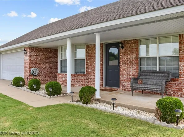 104 Heather Ln, Pocola, OK 74902