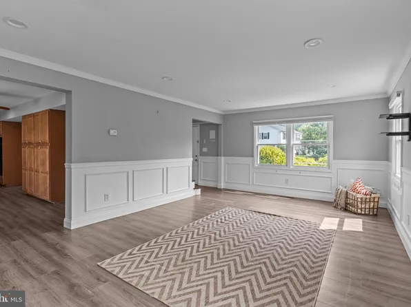 83 Melville Ln, Willingboro, NJ 08046