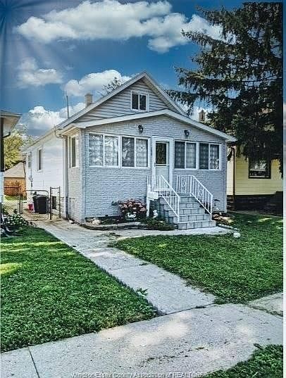 1st image of 1058 Elsmere Ave