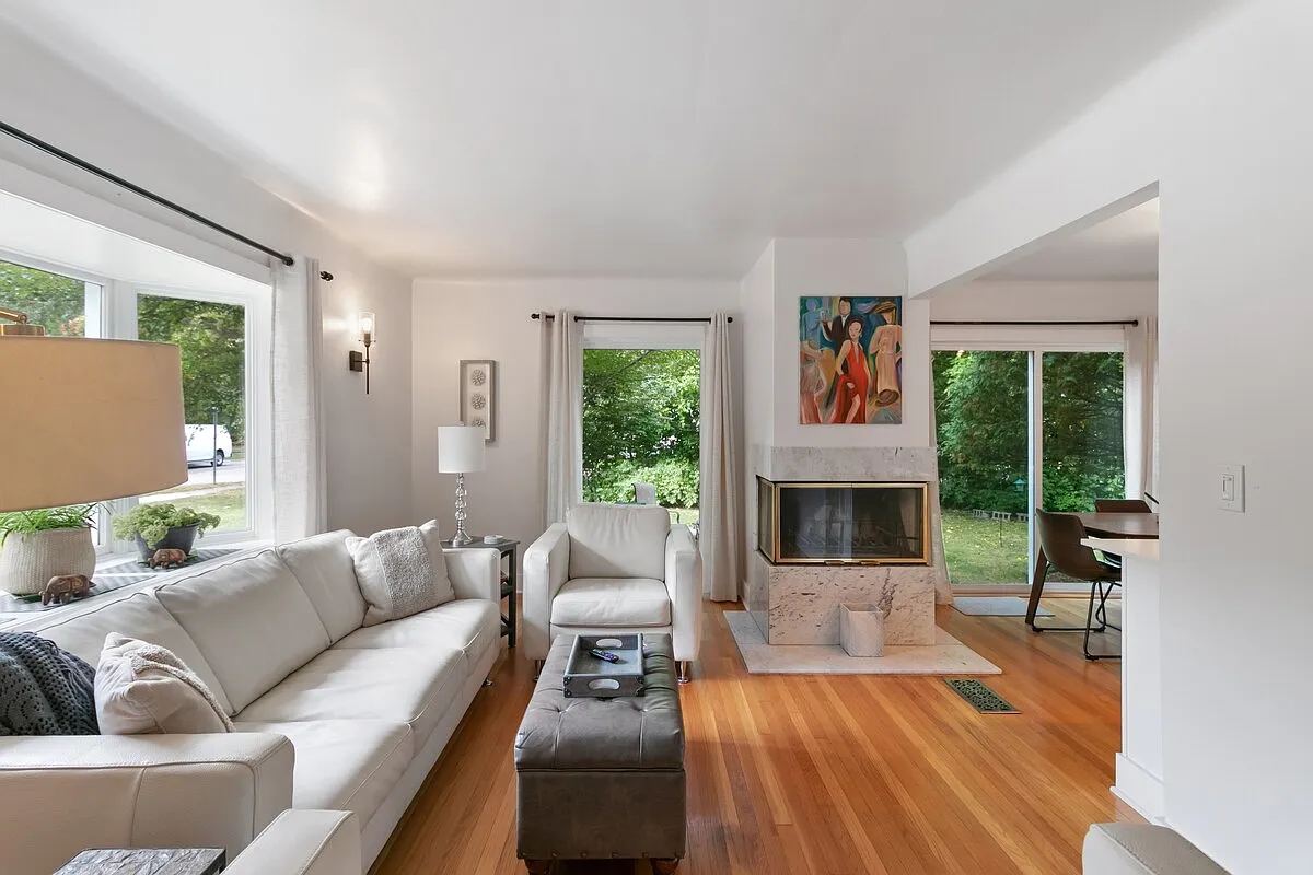 2 bed, $3,210 — Photo 4
