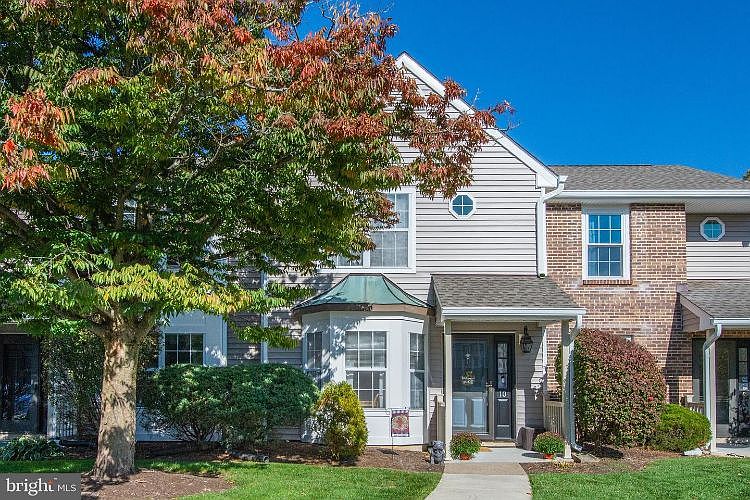 1st image of 10 Montgomery Ct #510