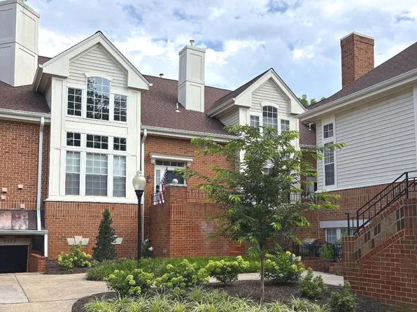 7023 Haycock Rd APT 711, Falls Church, VA 22043