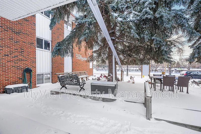 Valleyview Apartments — Photo 3