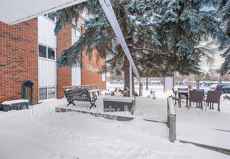 9915 101st St — Photo 3