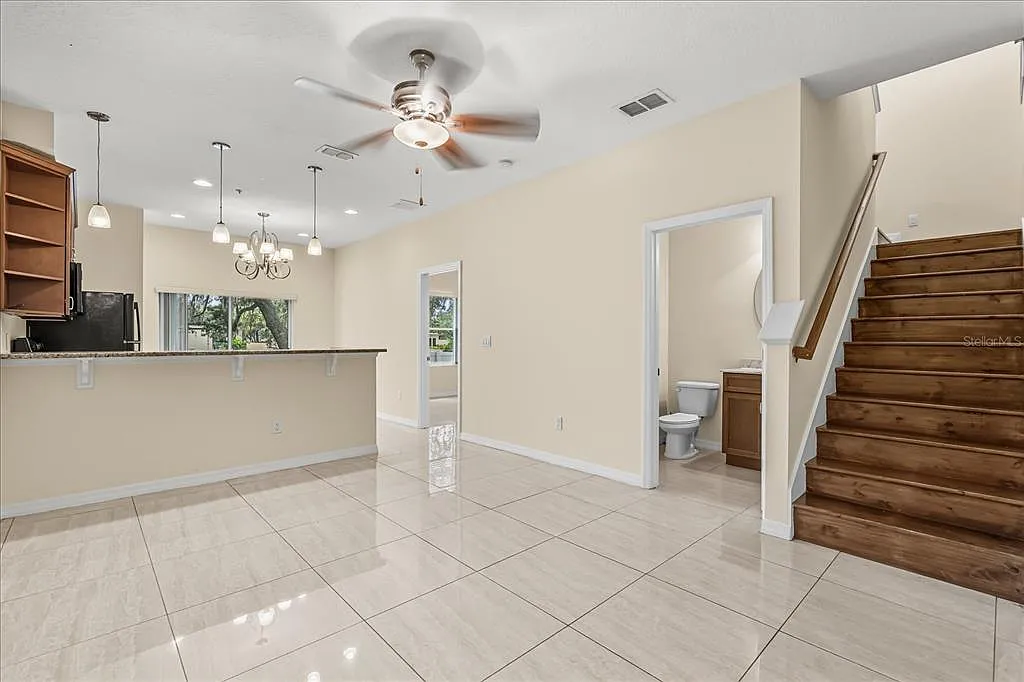 5 bed, 3.5 bath, 1604 sqft, $2,900 — Photo 4