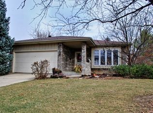 827 John St, Lemont, IL 60439