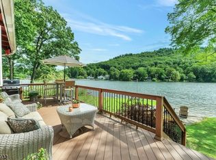 9 Cove Rd, Sandyston, NJ 07826